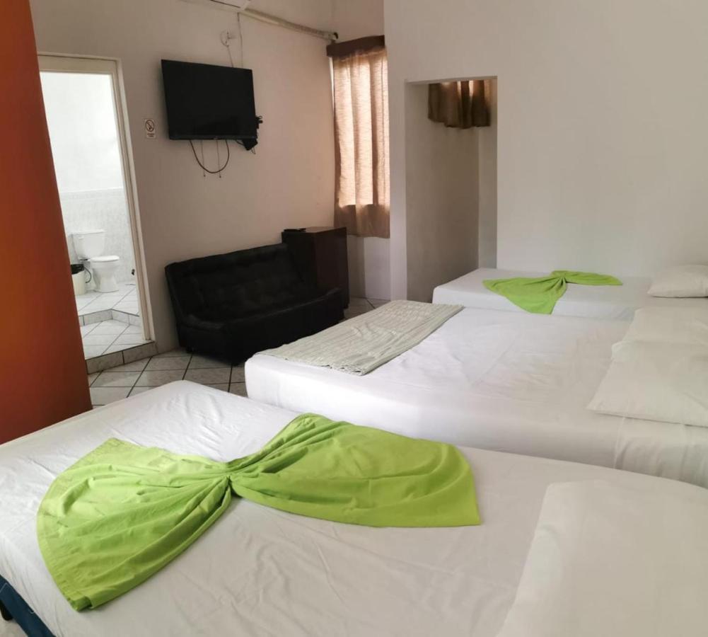 Hostal Tah Itza ฟลอเรส ภายนอก รูปภาพ